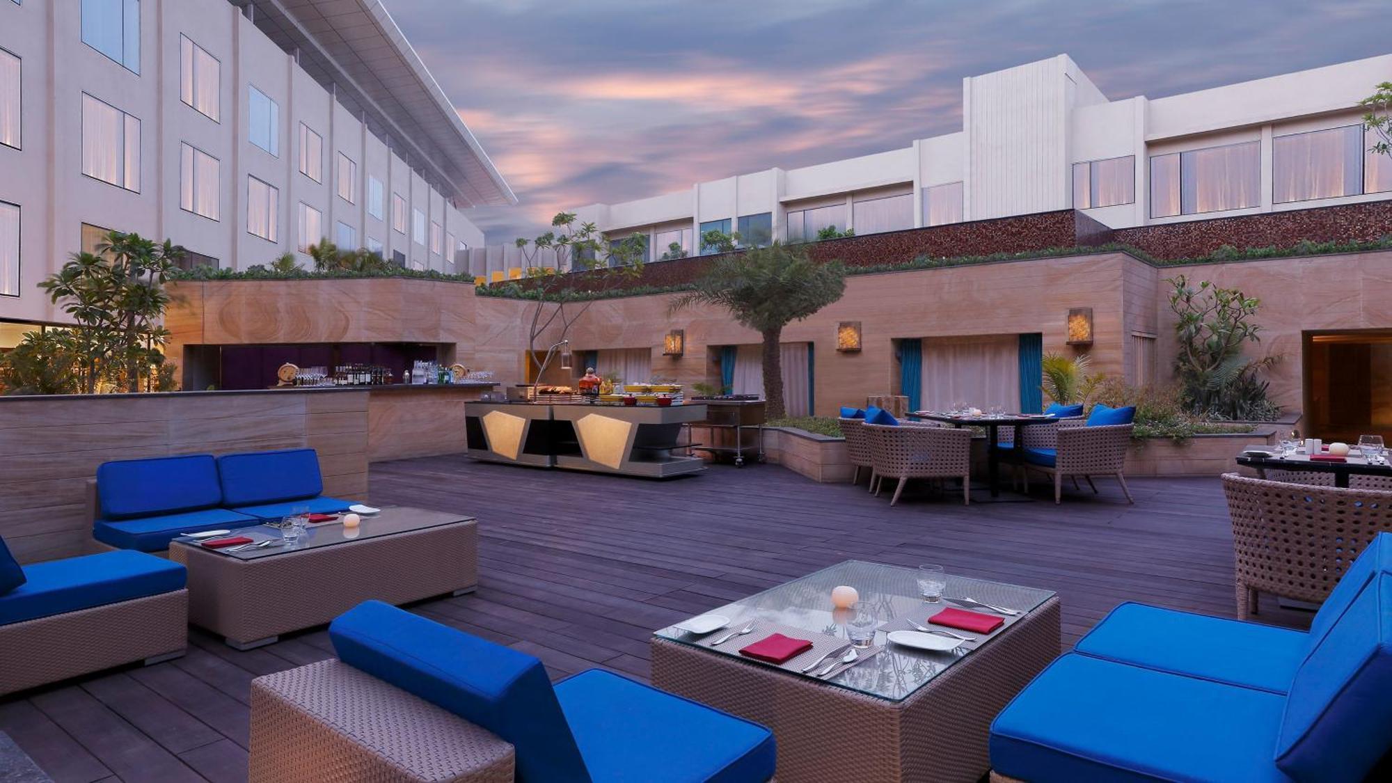 Intercontinental Jaipur Tonk Road By Ihg Hotell Exteriör bild